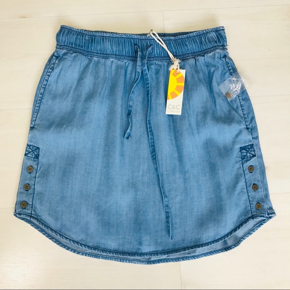C&C California Dresses & Skirts - NWT C&C California Mini Skirt 100% Lyocell Sz S